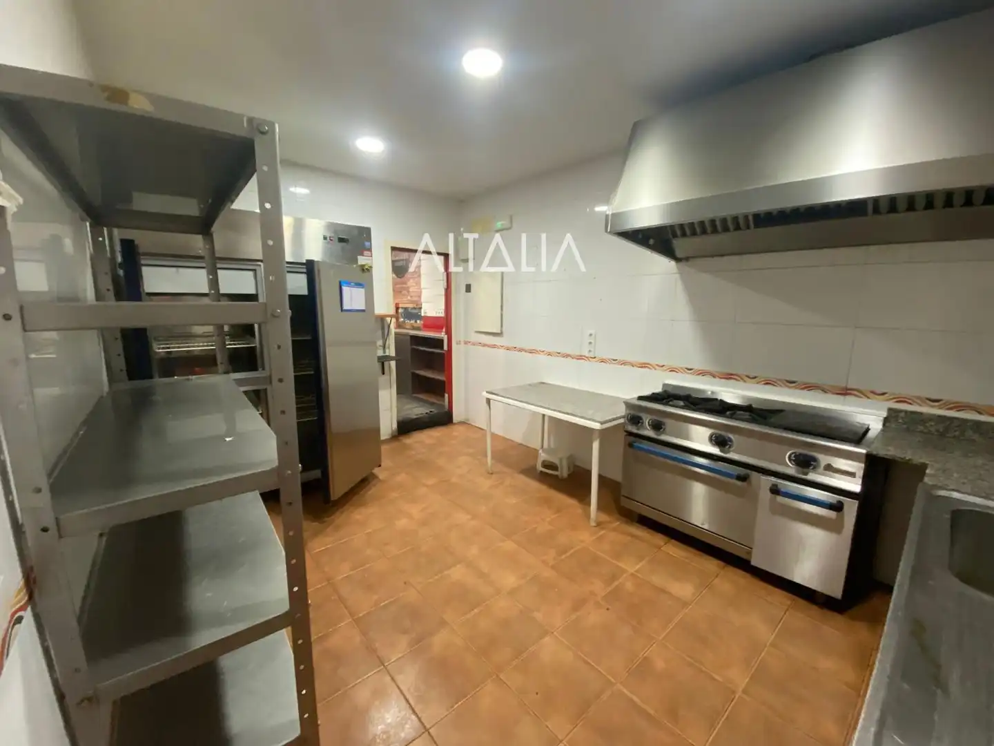 Cocina de Local en venta en Cuenca con Aire acondicionado