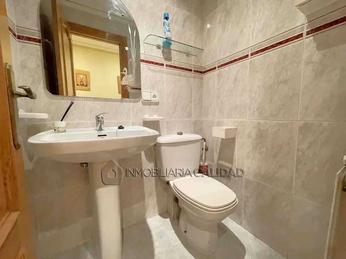 Bathroom of Flat for rent in Burgos  with Heating, Terrace and Furnished