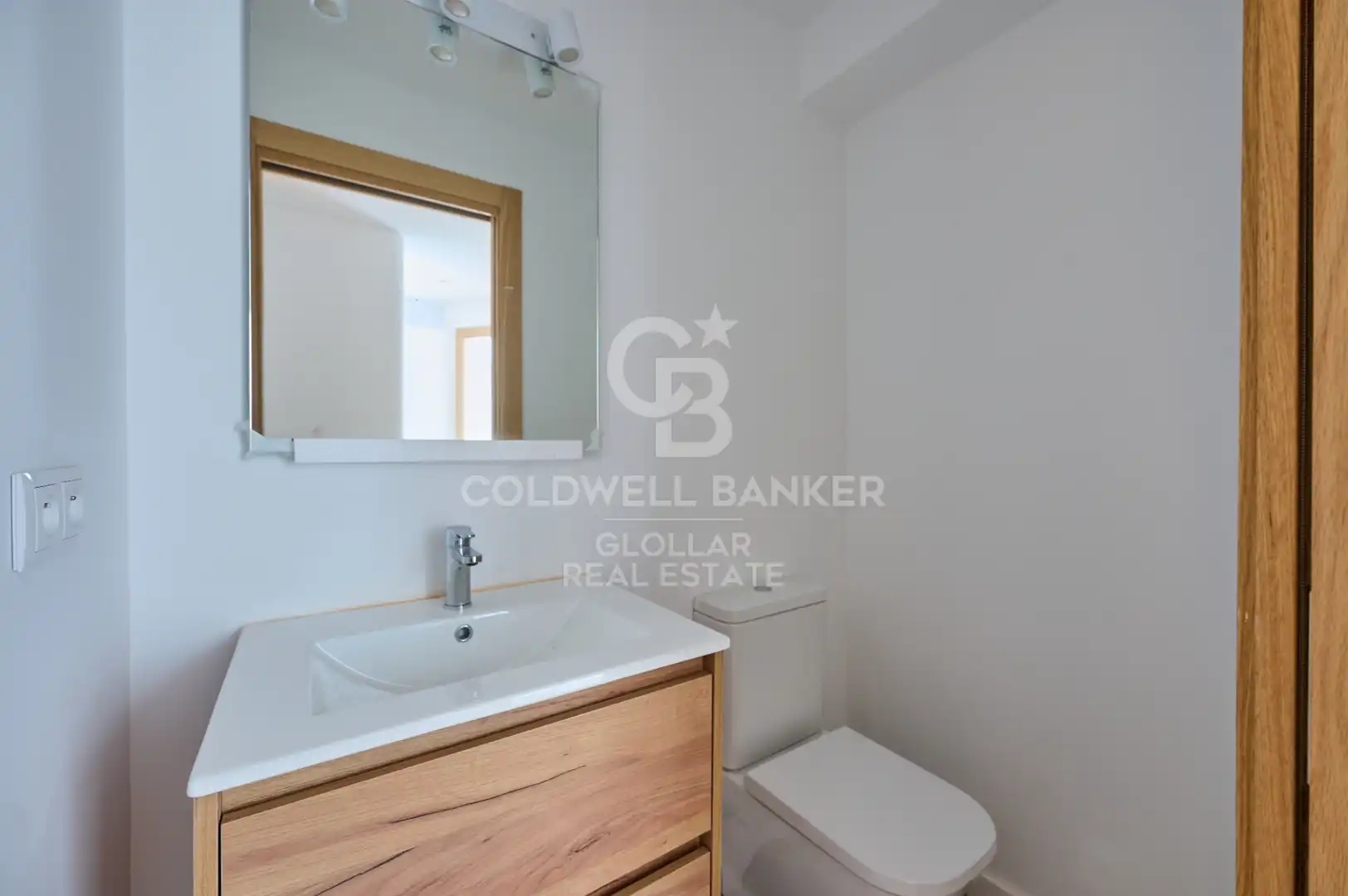 Bathroom of Ground floor for sale in Osséja  with Heating, Parquet flooring and Terrace