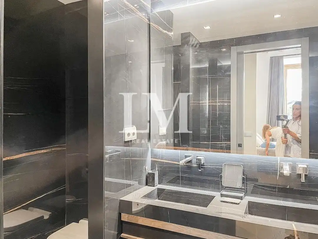 Bany de Apartament de lloguer en Barcelona amb Aire condicionat, Calefacció i Moblat