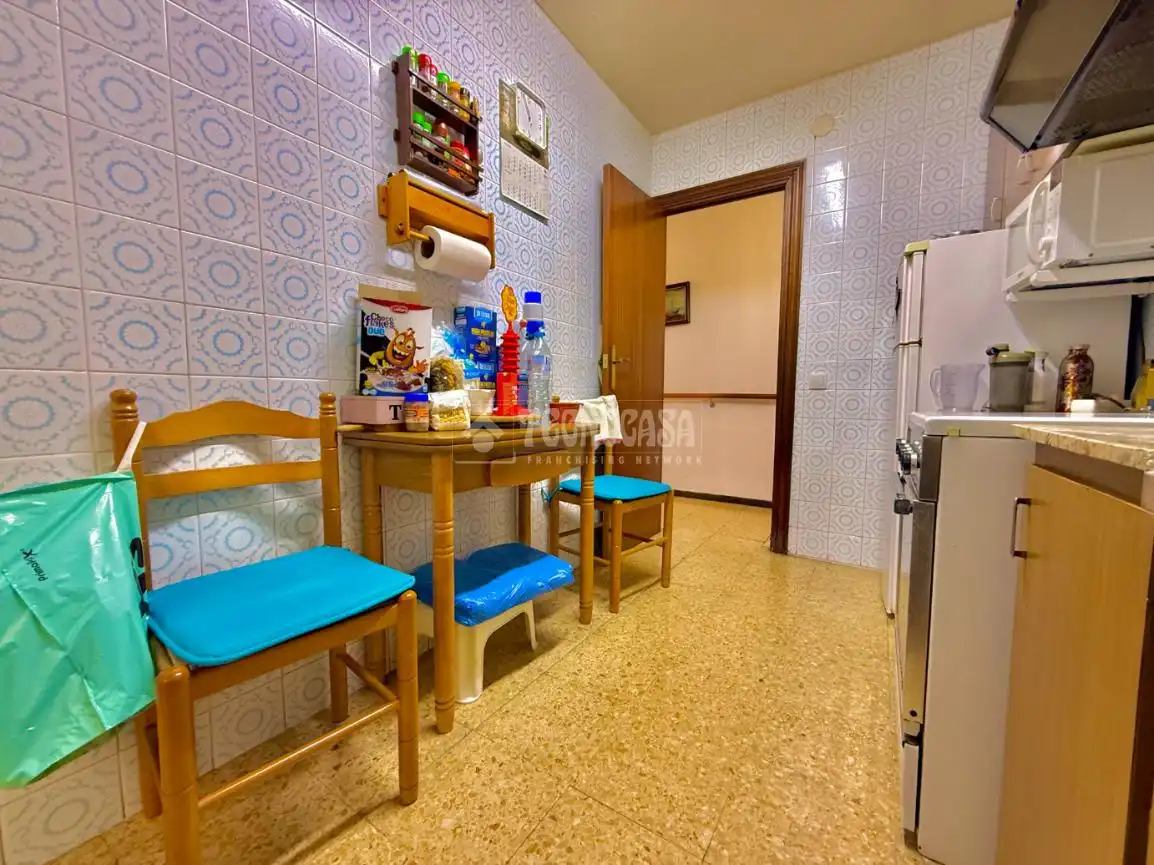 Cocina de Piso en venta en Santa Coloma de Gramenet con Balcón