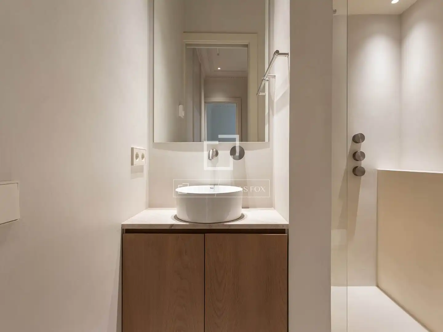 Bathroom of Attic for sale in Barcelona  with Air Conditioner, Heating and Parquet flooring