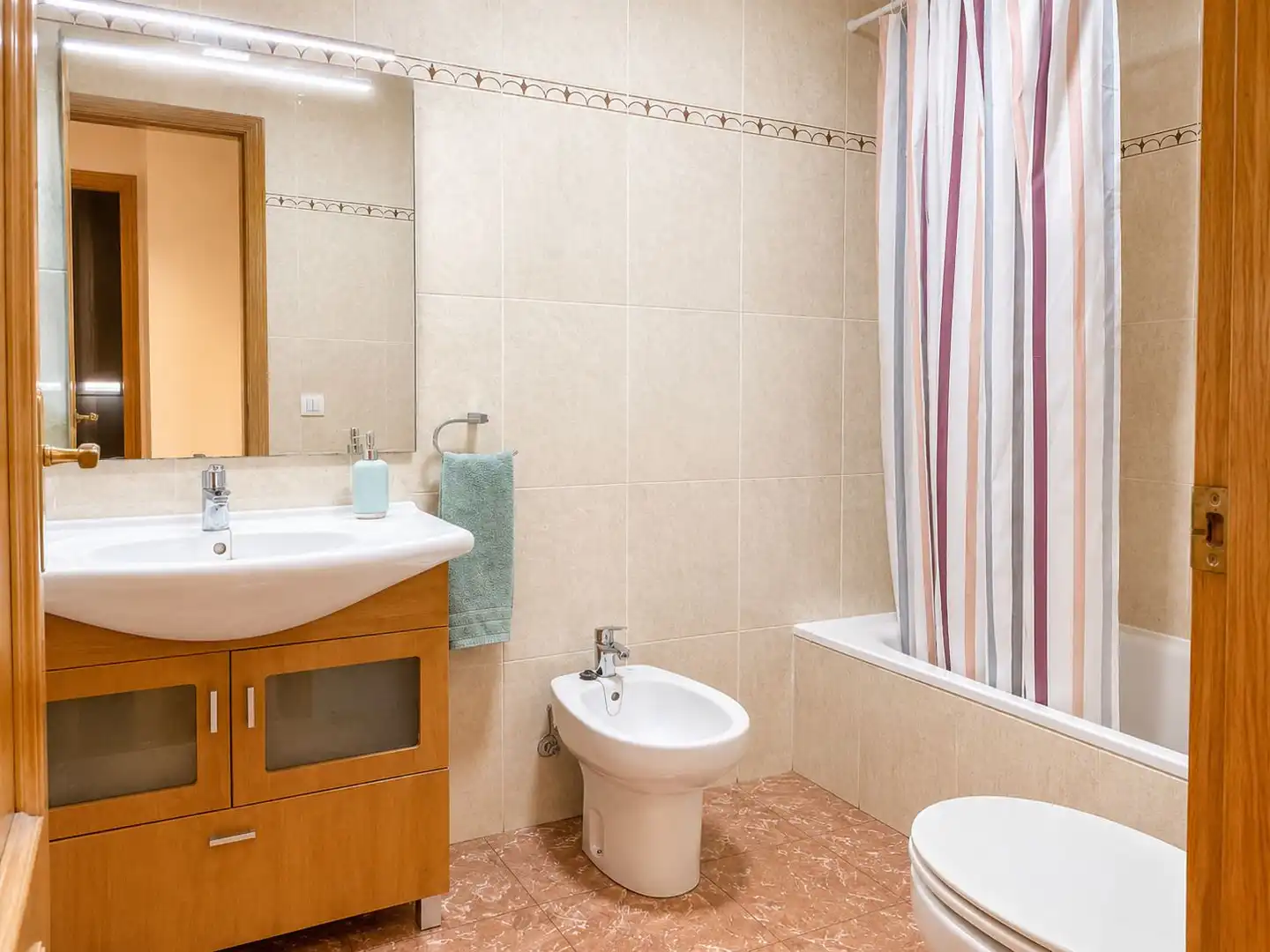 Badezimmer von Wohnung zur Miete in Castellón de la Plana / Castelló de la Plana mit Klimaanlage