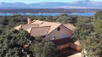 Vista exterior de Casa o xalet en venda en Colmenarejo amb Terrassa i Piscina