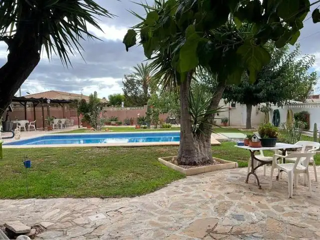Piscina de Casa o xalet en venda en Mutxamel amb Aire condicionat, Calefacció i Jardí privat