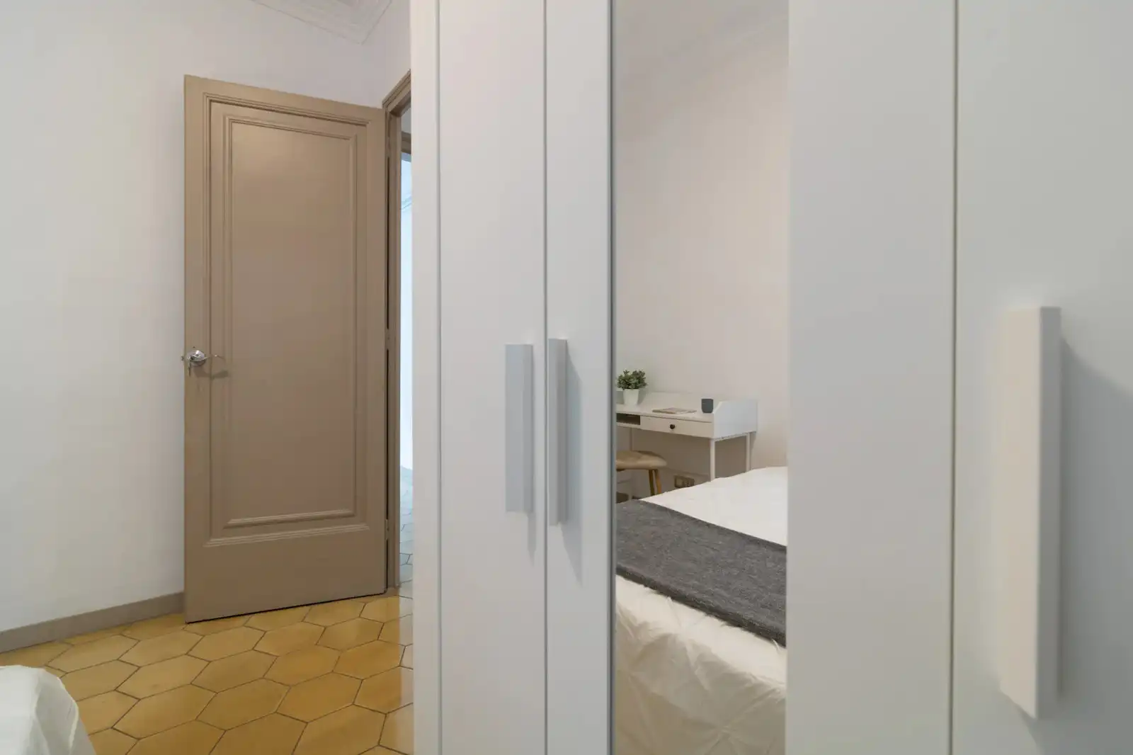 Bedroom of Flat for share in Sarrià - Sant Gervasi