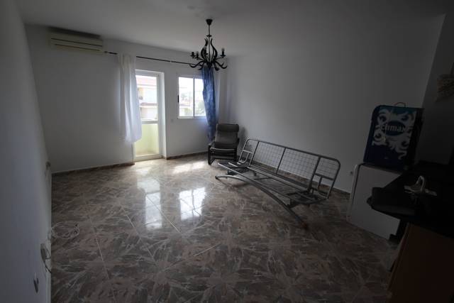 Piso en Venta en Calle Bolivia, 9 en Buzanada