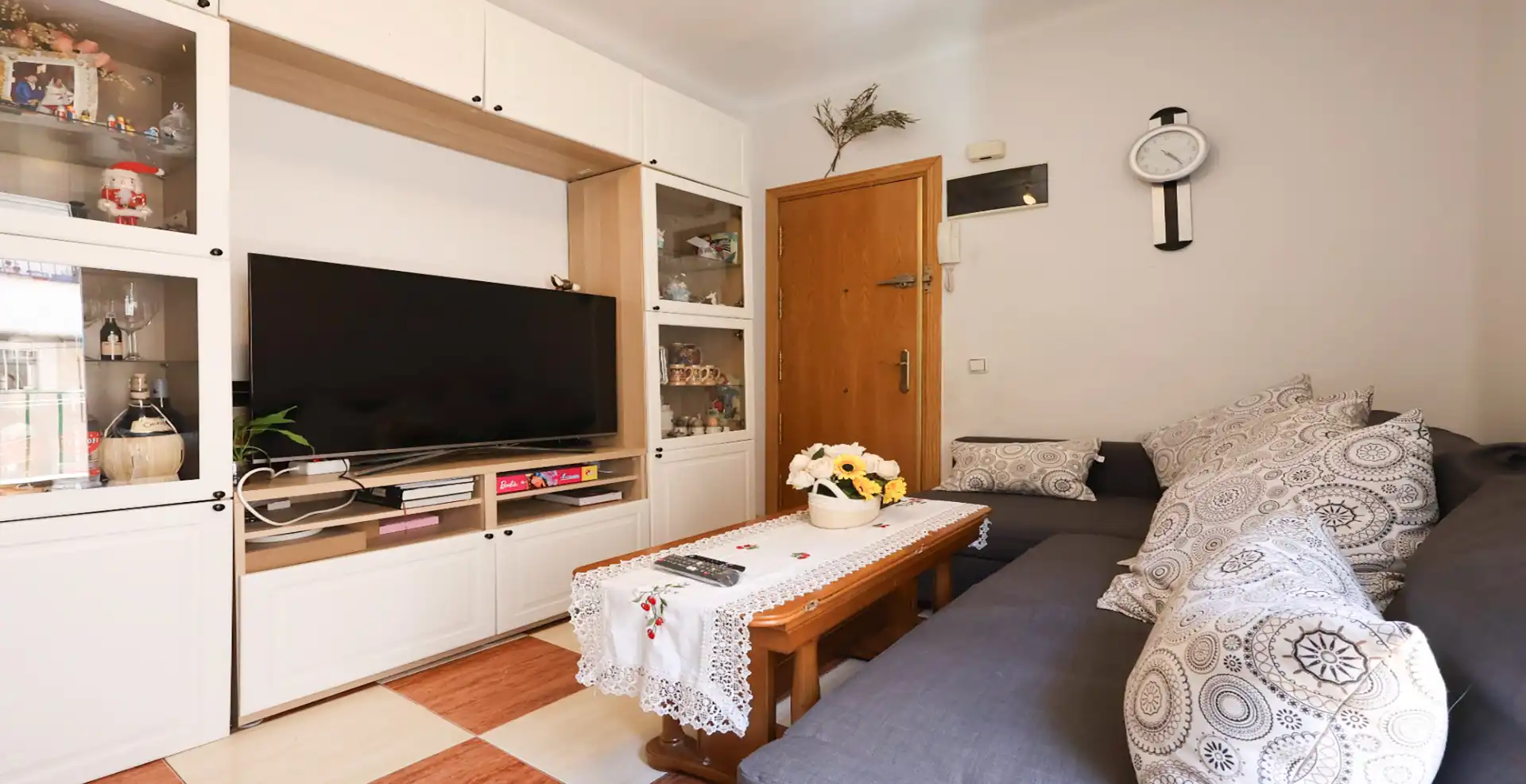 Sala d'estar de Pis en venda en Madrid amb Terrassa i Balcó