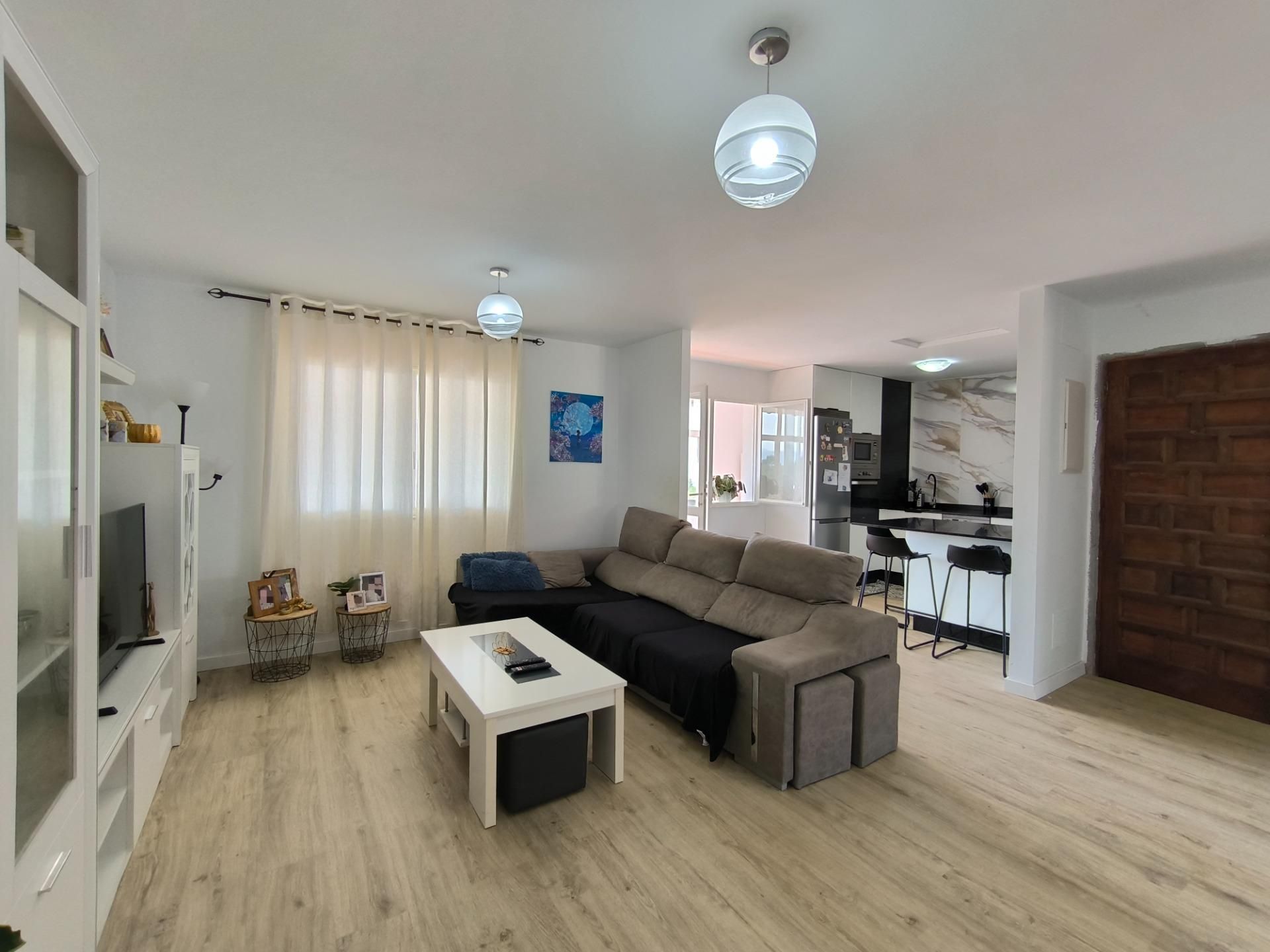 Living room of Single-family semi-detached for sale in Pontevedra Capital   with Terrace and Storage room