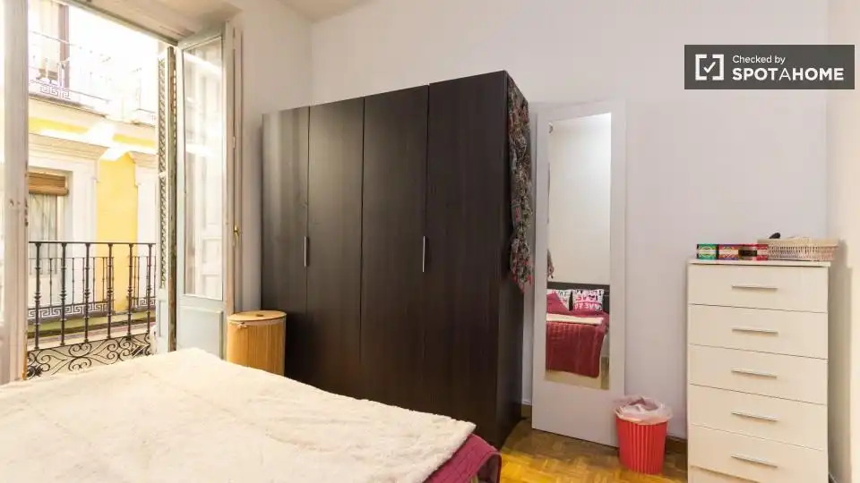 Room in Sol