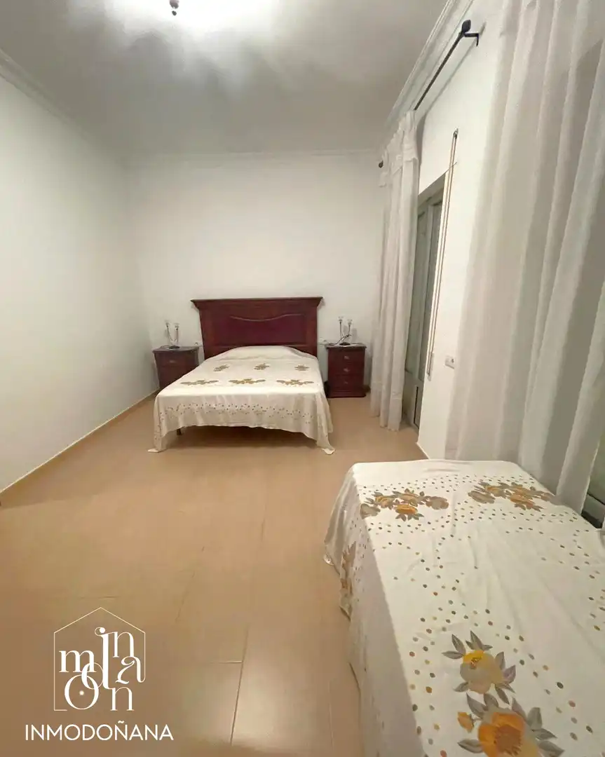 Dormitori de Casa o xalet en venda en Bollullos Par del Condado amb Aire condicionat, Terrassa i Moblat