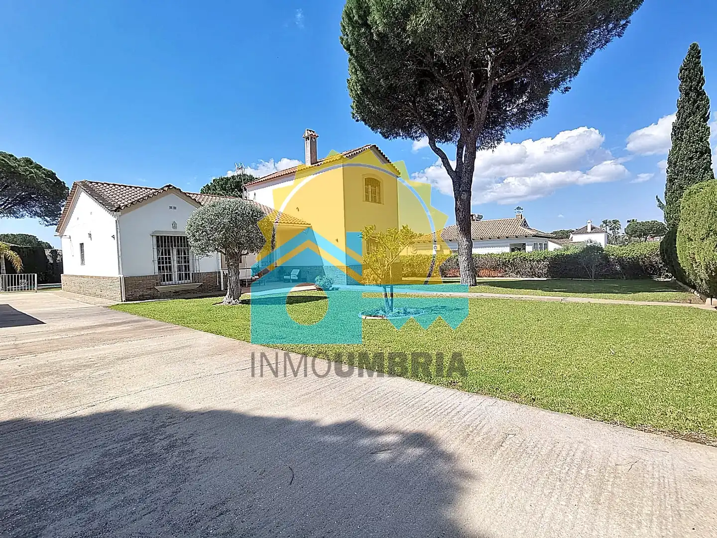 Chalet con piscina en venta en Dehesa - Monacilla