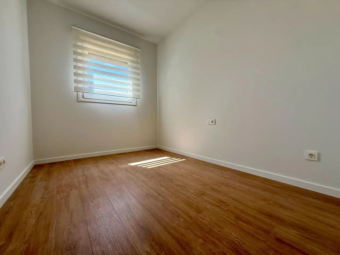 Schlafzimmer von Wohnung zur Miete in Sevilla mit Klimaanlage, Heizung und Privatgarten