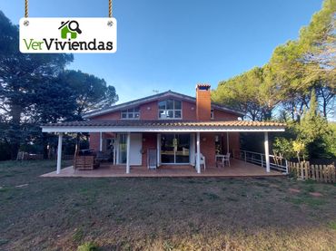 Maison avec balcon à vendre à Begues