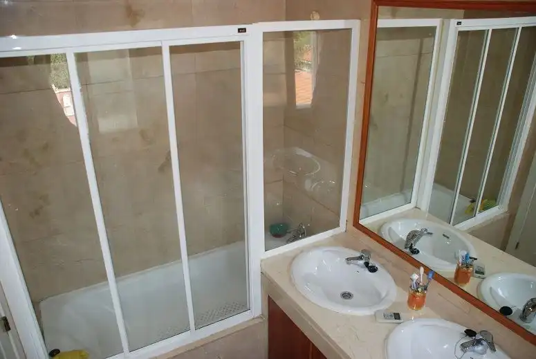 Detached homes for sale in Loranca