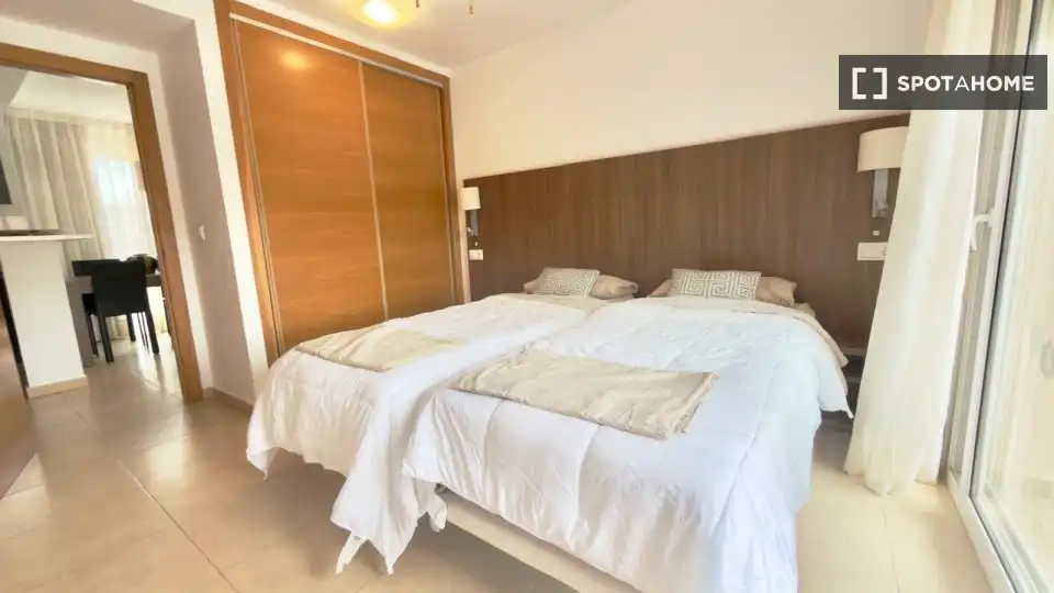 Habitación de Apartamento para compartir en Torre-Pacheco con Aire acondicionado, Terraza y Amueblado