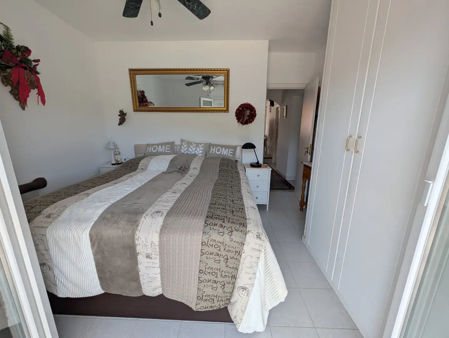 Schlafzimmer von Wohnungen zum Verkauf in Roses mit Klimaanlage, Terrasse und Möbliert