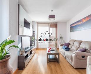 Living room of Flat for sale in Getafe  with Air Conditioner, Heating and Parquet flooring