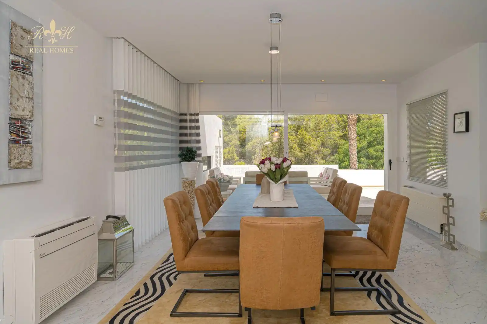 Dining room of Houses for sale in L'Alfàs del Pi  with Air Conditioner, Terrace and Swimming Pool