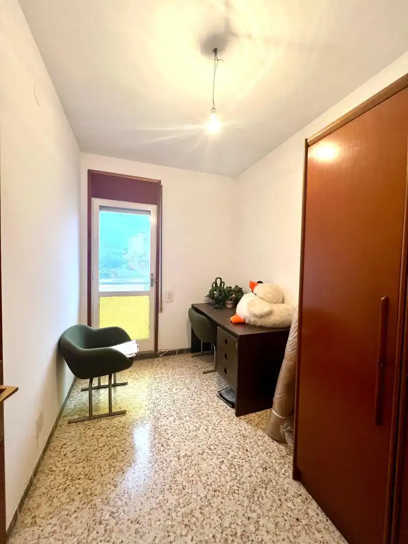Wohnung zum Verkauf in Amposta mit Terrasse, Abstellraum und Möbliert