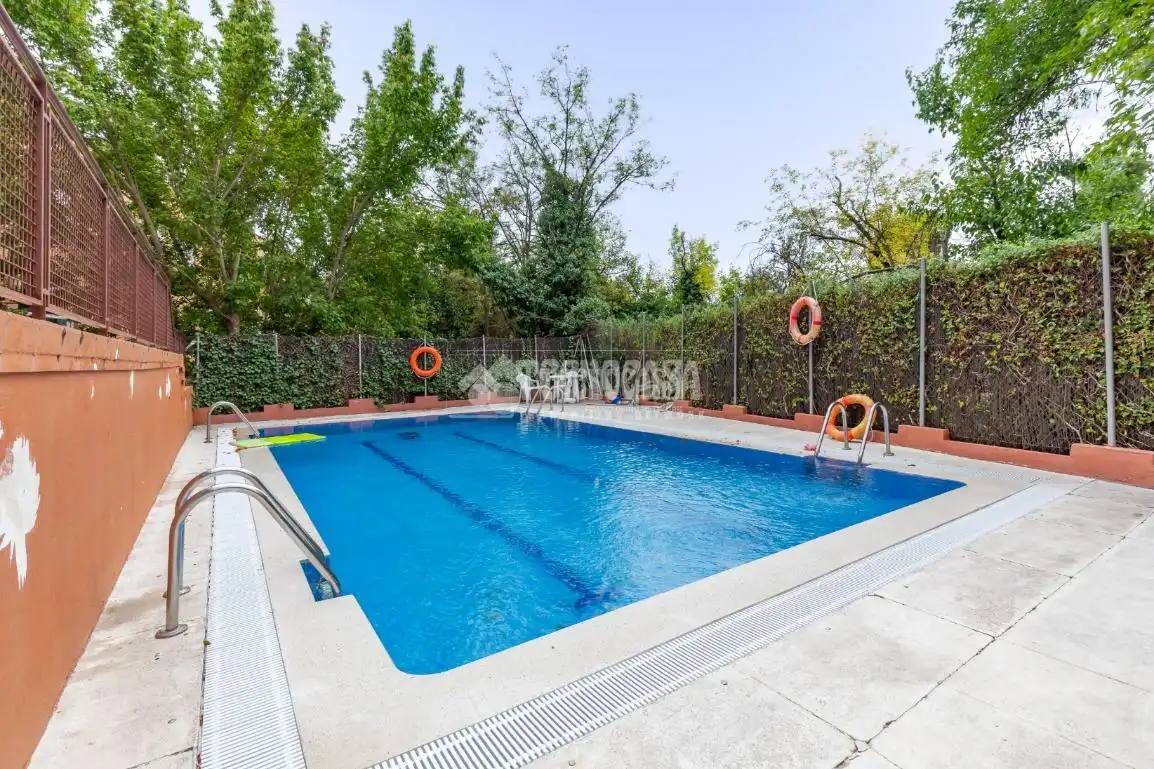 Swimming pool of Flat for sale in Madrid  with Heating, Parquet flooring and Storage room