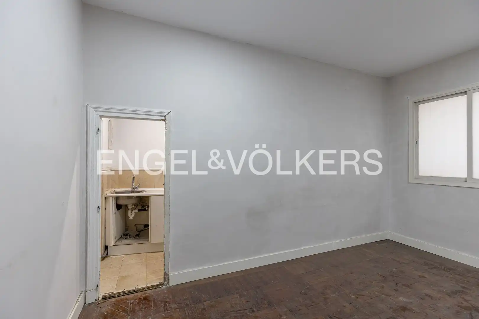 Flat for sale in Madrid  with Heating
