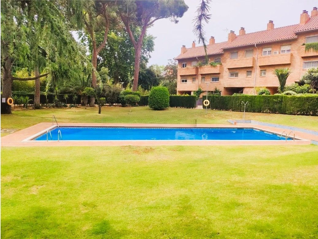 Piscina de Casa adosada en venda en Sant Andreu de Llavaneres amb Calefacció i Traster