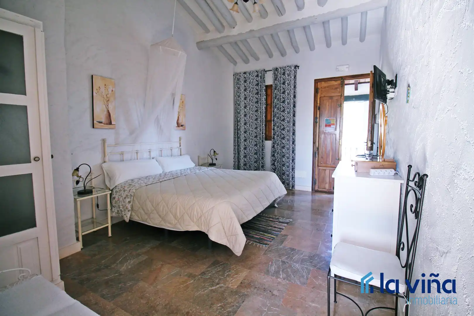 Habitación de Finca rústica en venta en Martín de la Jara con Aire acondicionado, Jardín privado y Trastero