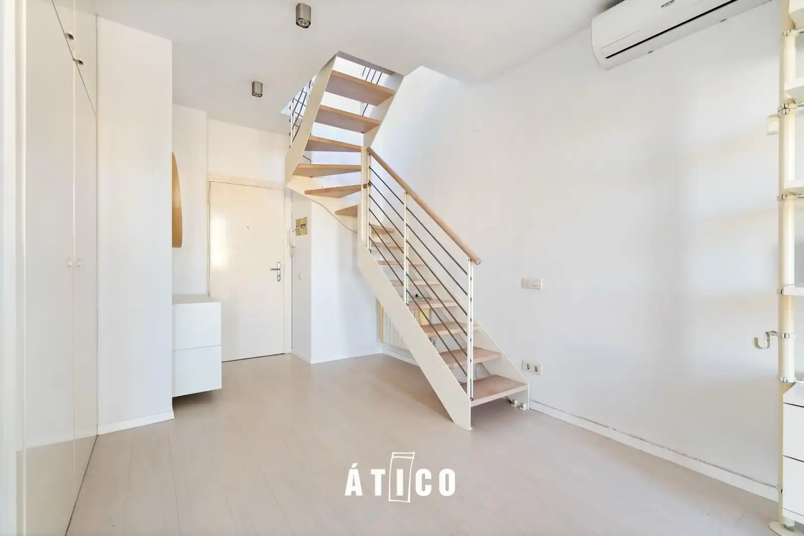 Attic for rent in Sarrià