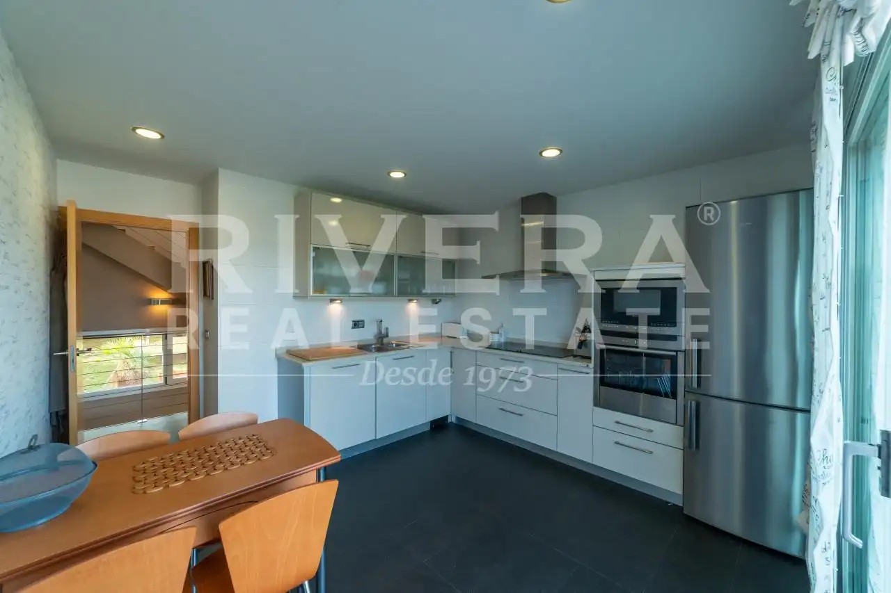 Cocina de Casa o chalet en venta en Poio con Calefacción, Jardín privado y Terraza