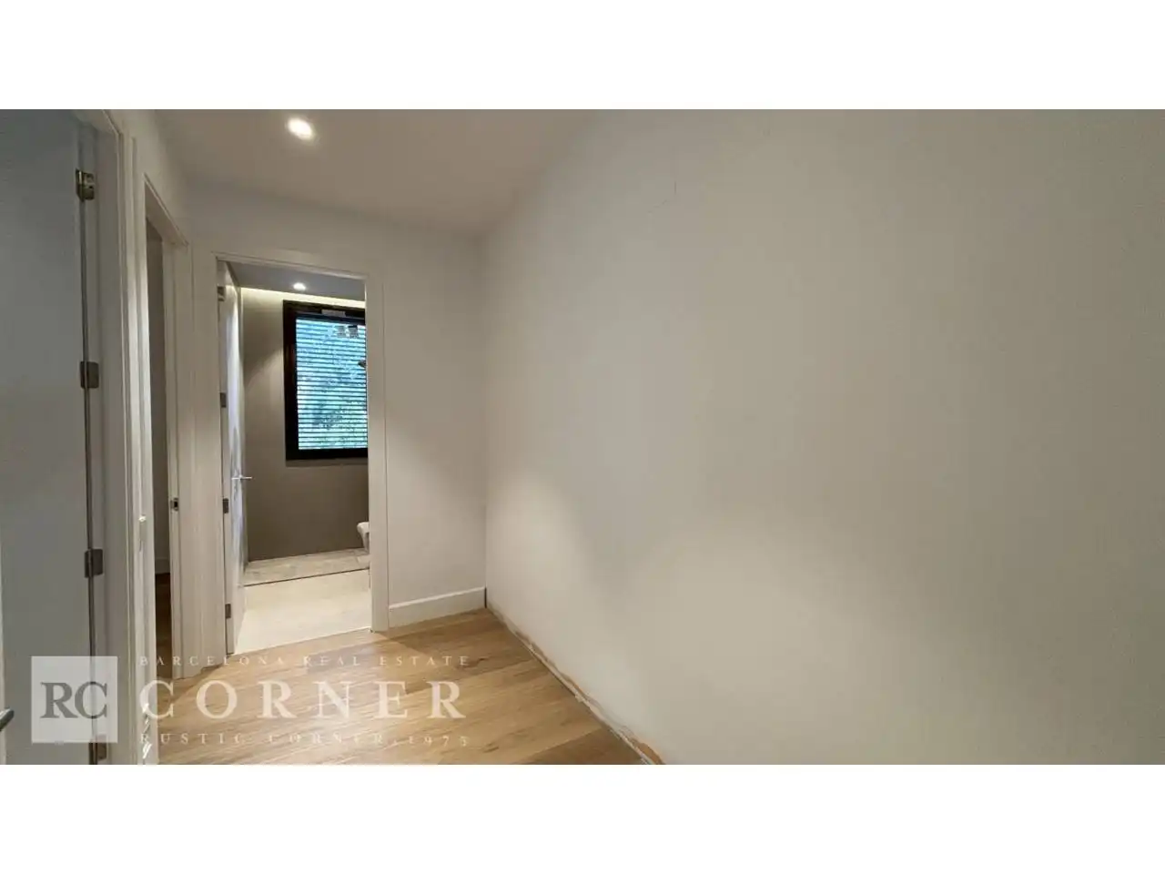Bedroom of Flat for sale in Barcelona  with Air Conditioner, Parquet flooring and Terrace