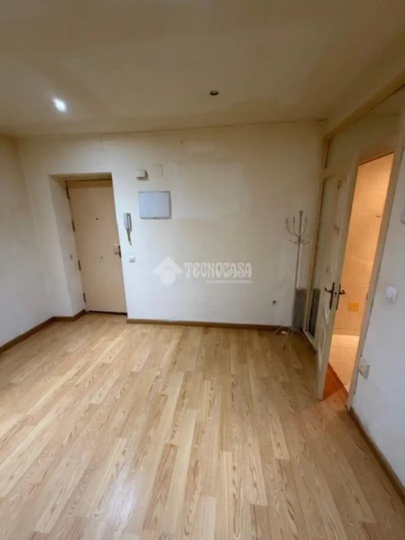 Bedroom of Flat for sale in Madrid