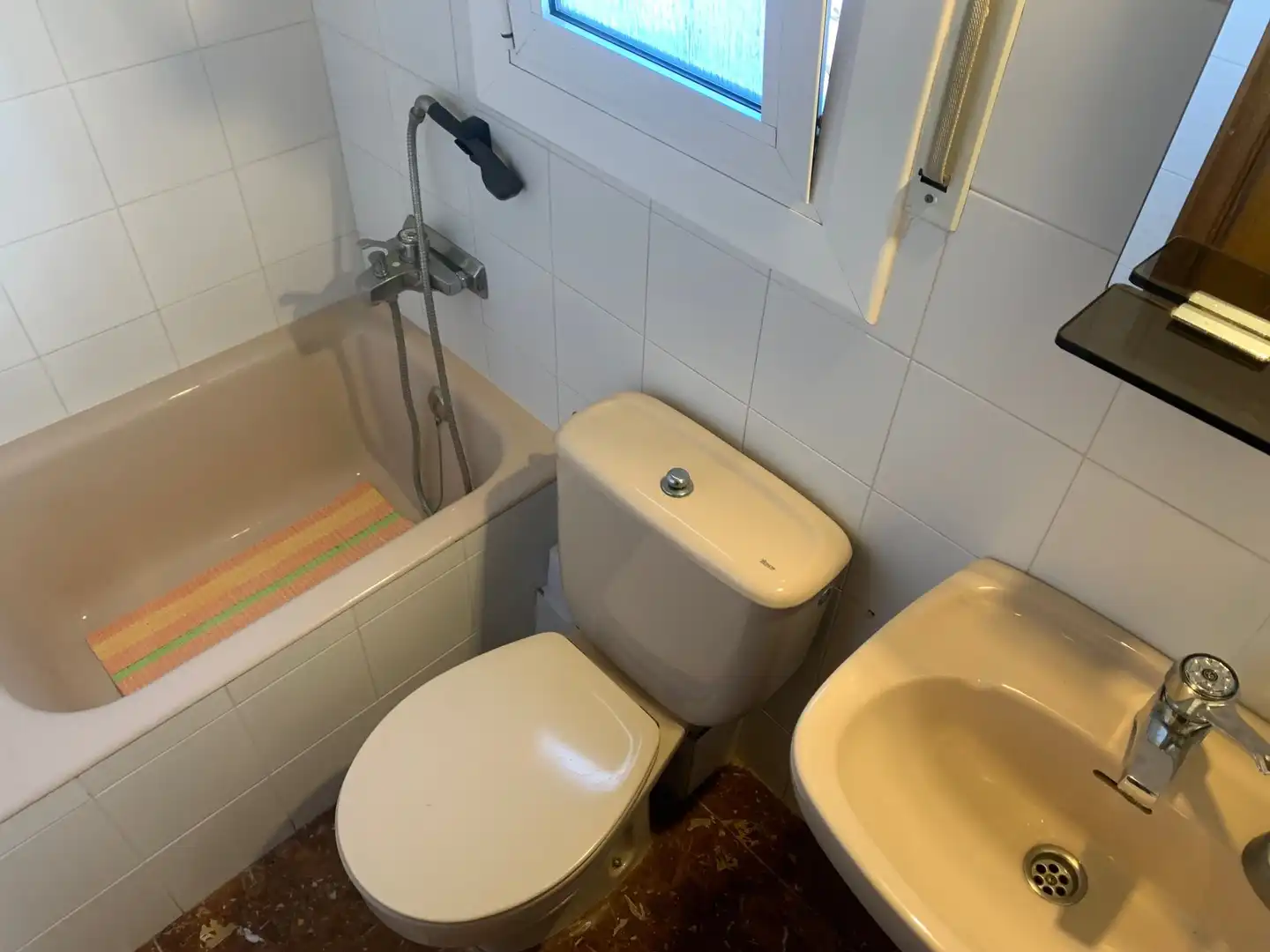 Bany de Casa o xalet en venda en Torredembarra amb Aire condicionat, Calefacció i Jardí privat