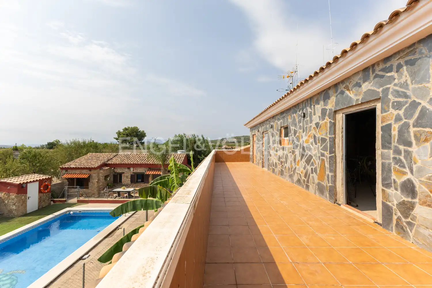 Vista exterior de Casa o chalet en venta en Casinos con Calefacción, Jardín privado y Terraza