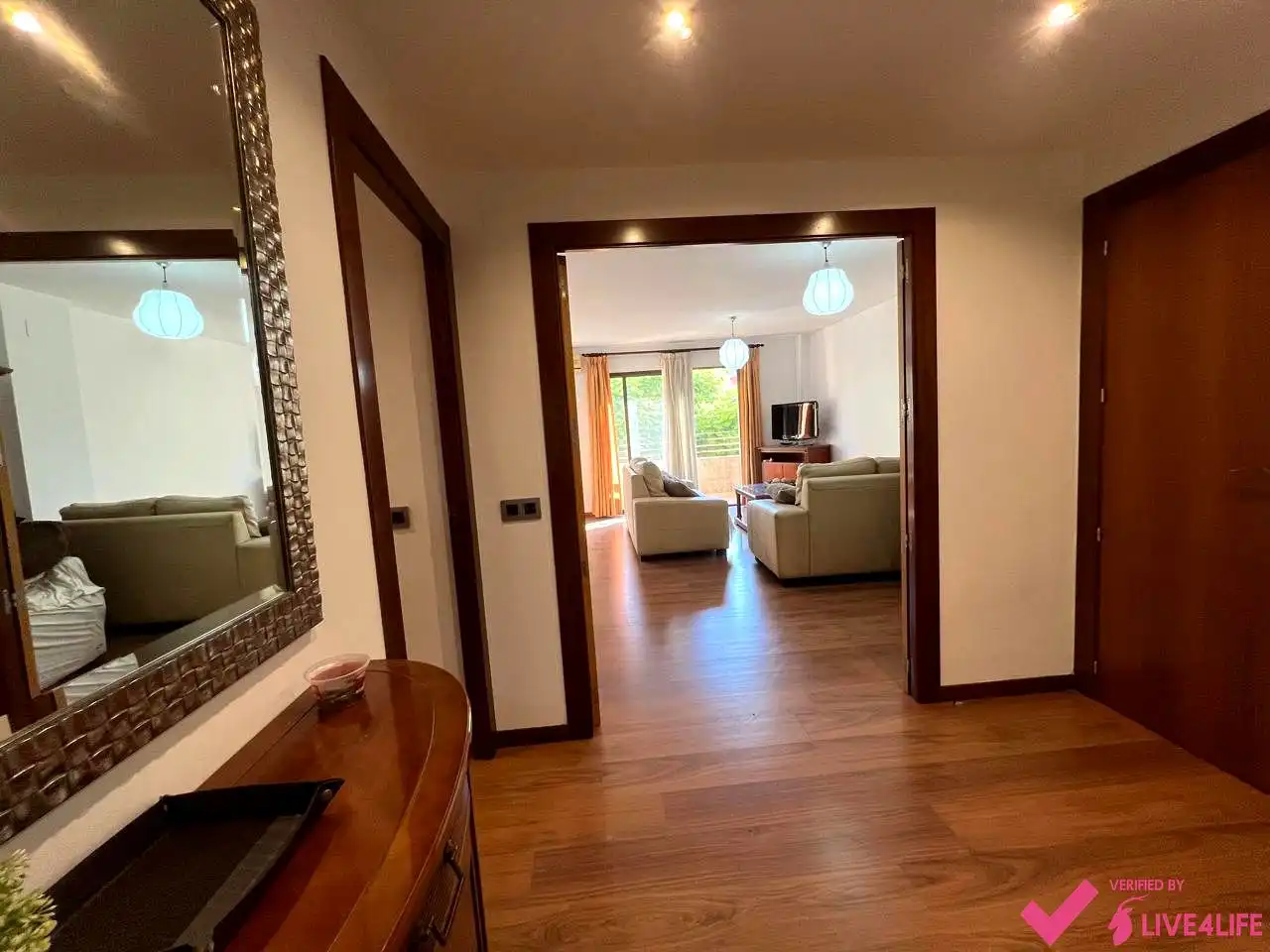 Living room of Flat for rent in Valencia  with Air Conditioner, Parquet flooring and Furnished