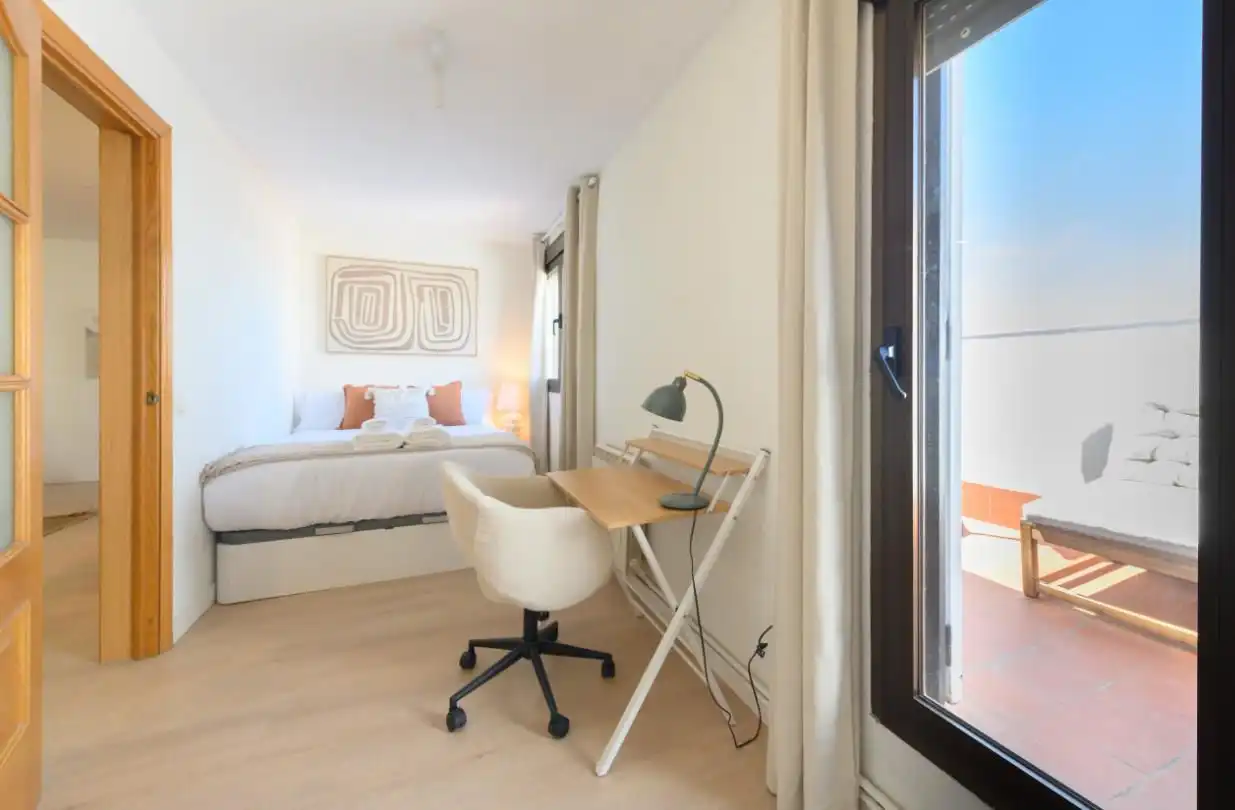 Dormitori de Àtic de lloguer en Madrid amb Aire condicionat, Calefacció i Parquet