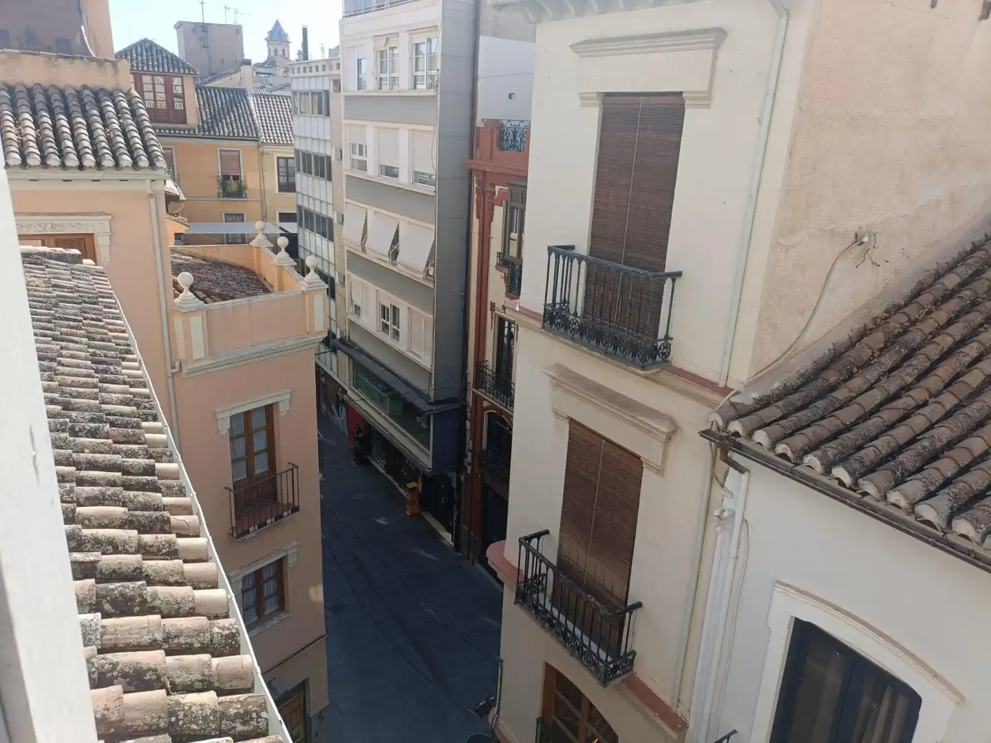 Vista exterior de Piso de alquiler en Granada con Calefacción y Amueblado