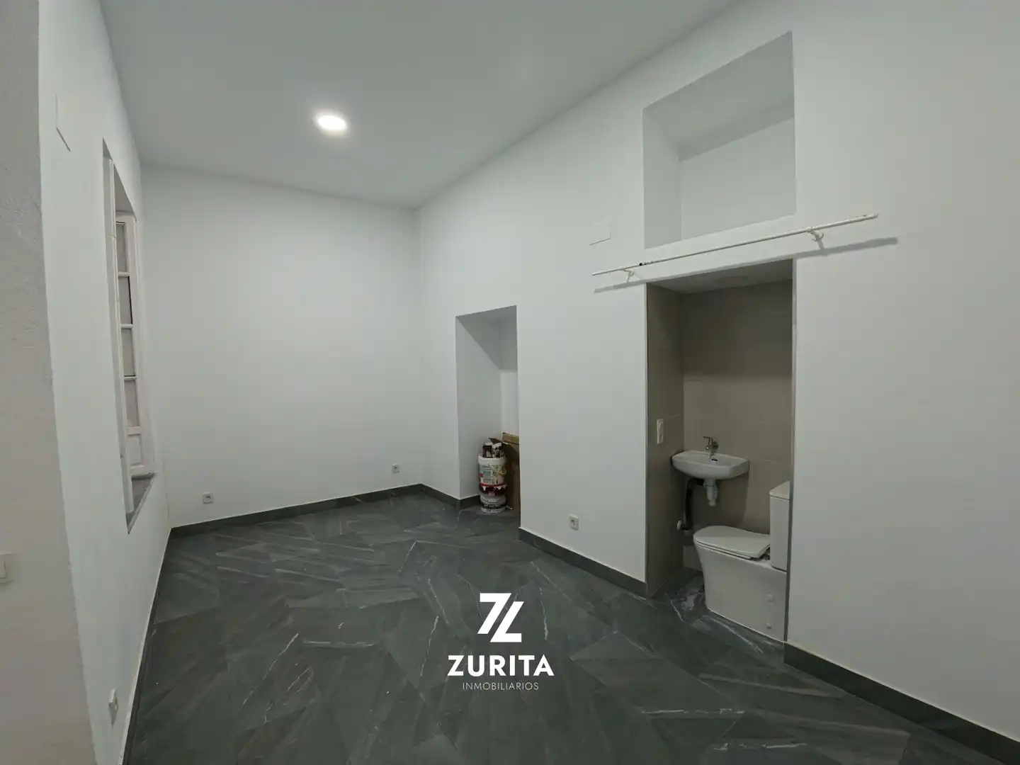Local comercial de lloguer a Calle DE MUNDA 4, imagen 5