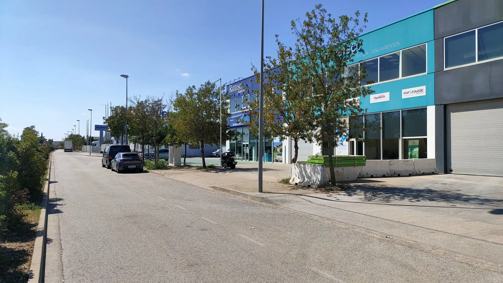 Außenansicht von Fabrik Grundstücke zur Miete in Figueres