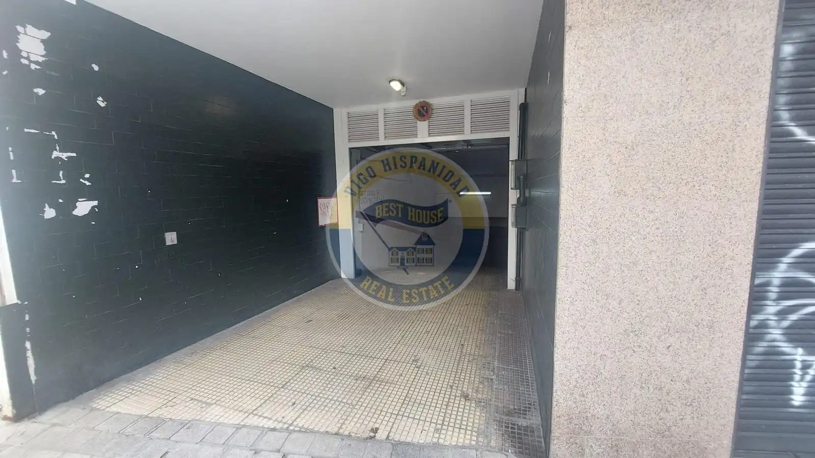 Parking de Piso en venta en Vigo  con Calefacción
