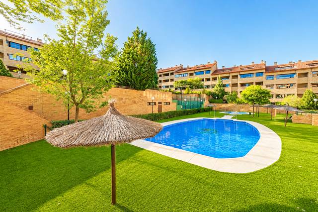 Piso en Venta en Avenida Mari-Martín, 1 en La Dehesa - El Pinar