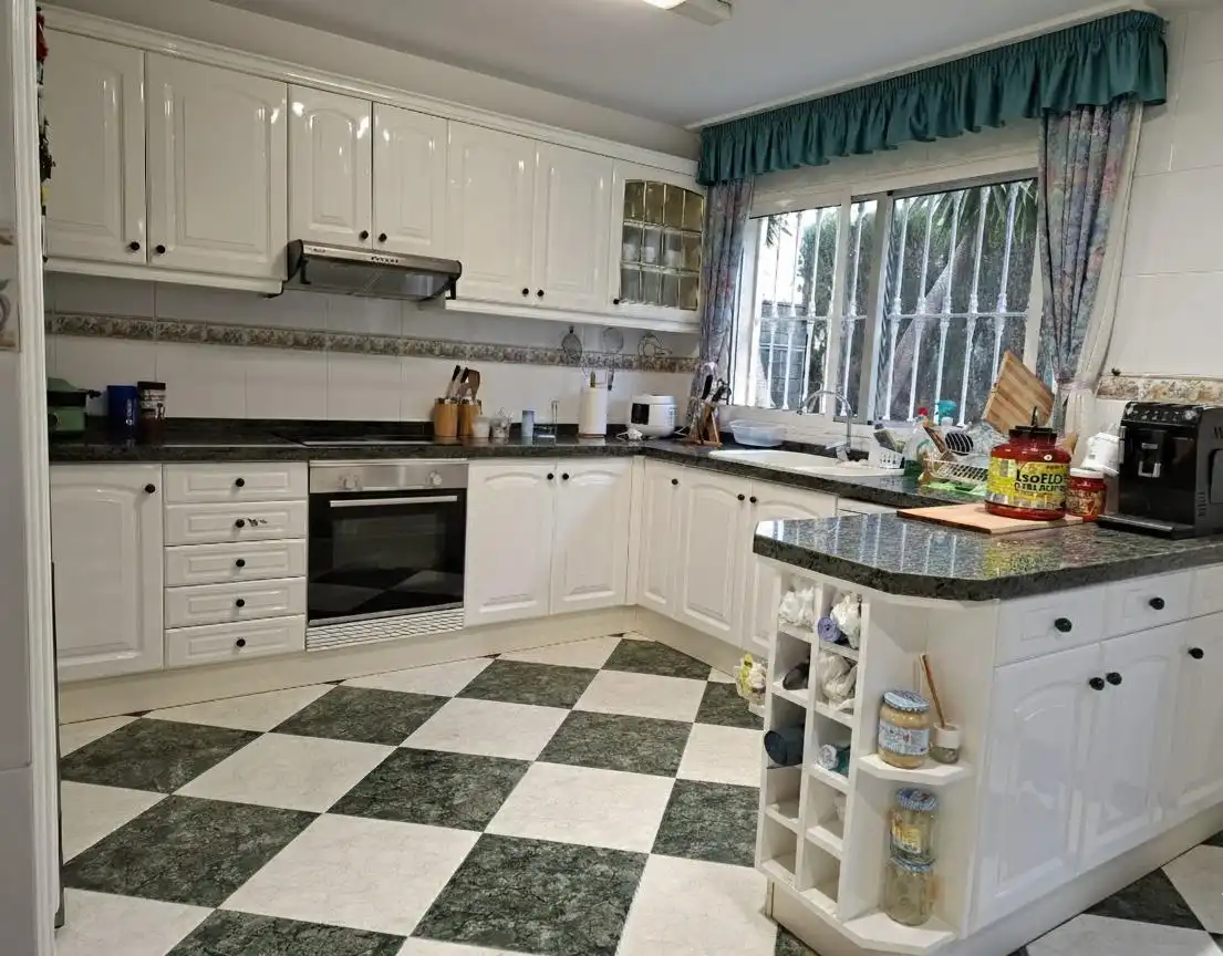 Küche von Haus oder Chalet zum Verkauf in Gandia mit Klimaanlage, Privatgarten und Terrasse