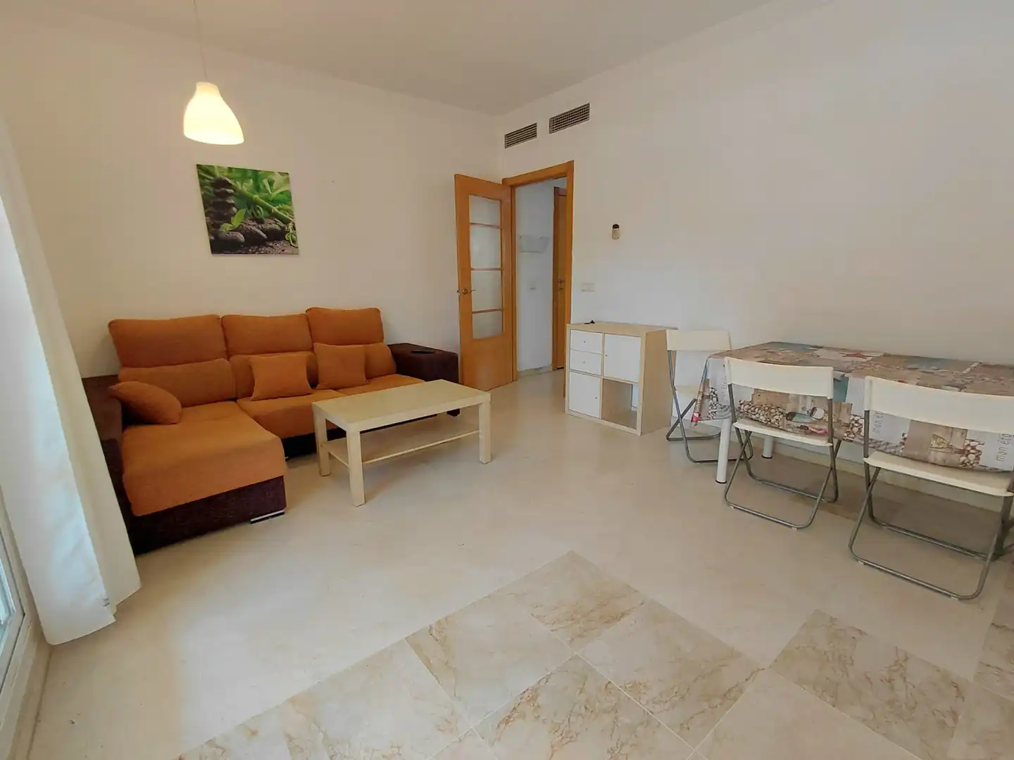 Sala de estar de Apartamento en venta en Benalmádena con Aire acondicionado, Terraza y Amueblado