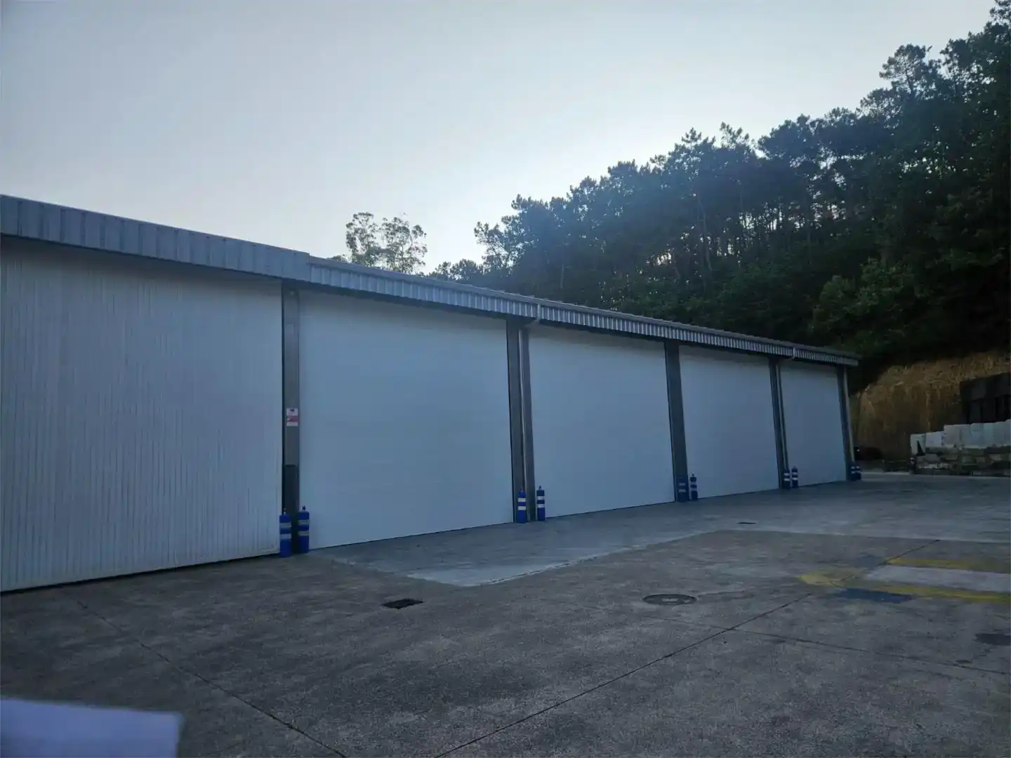 Außenansicht von Garage zur Miete in Ribeira