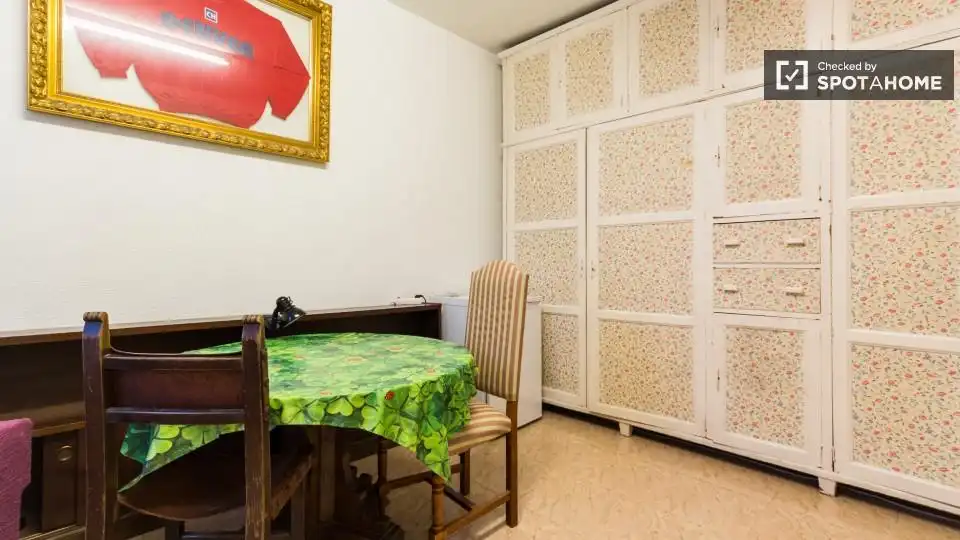 Room in Universidad - Malasaña