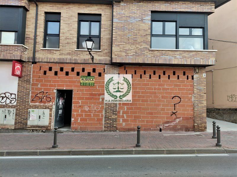 Vista exterior de Local en venda en Pedrezuela