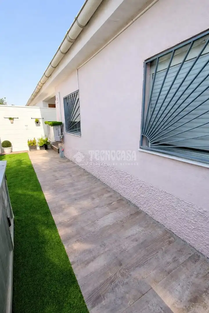 Terrassa de Casa o xalet en venda en Zaragoza amb Aire condicionat i Piscina