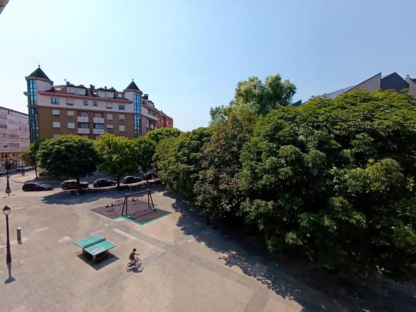 Vista exterior de Pis en venda en Oviedo  amb Calefacció