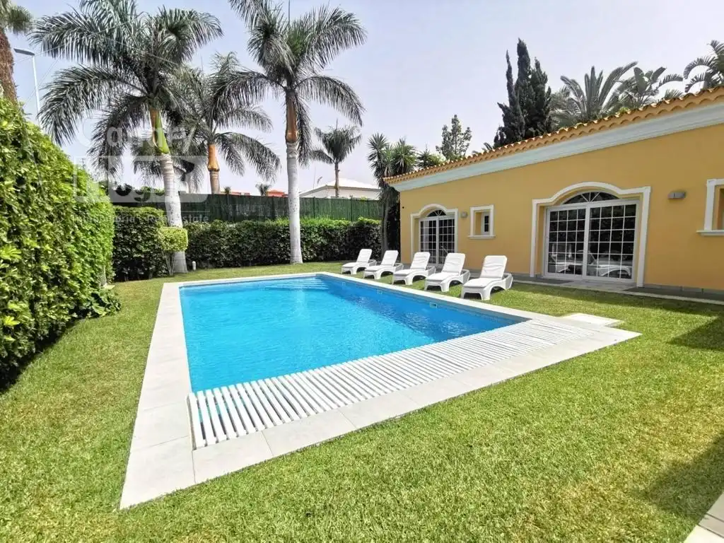 Casa con piscina en venta en Helsinki, imagen 2