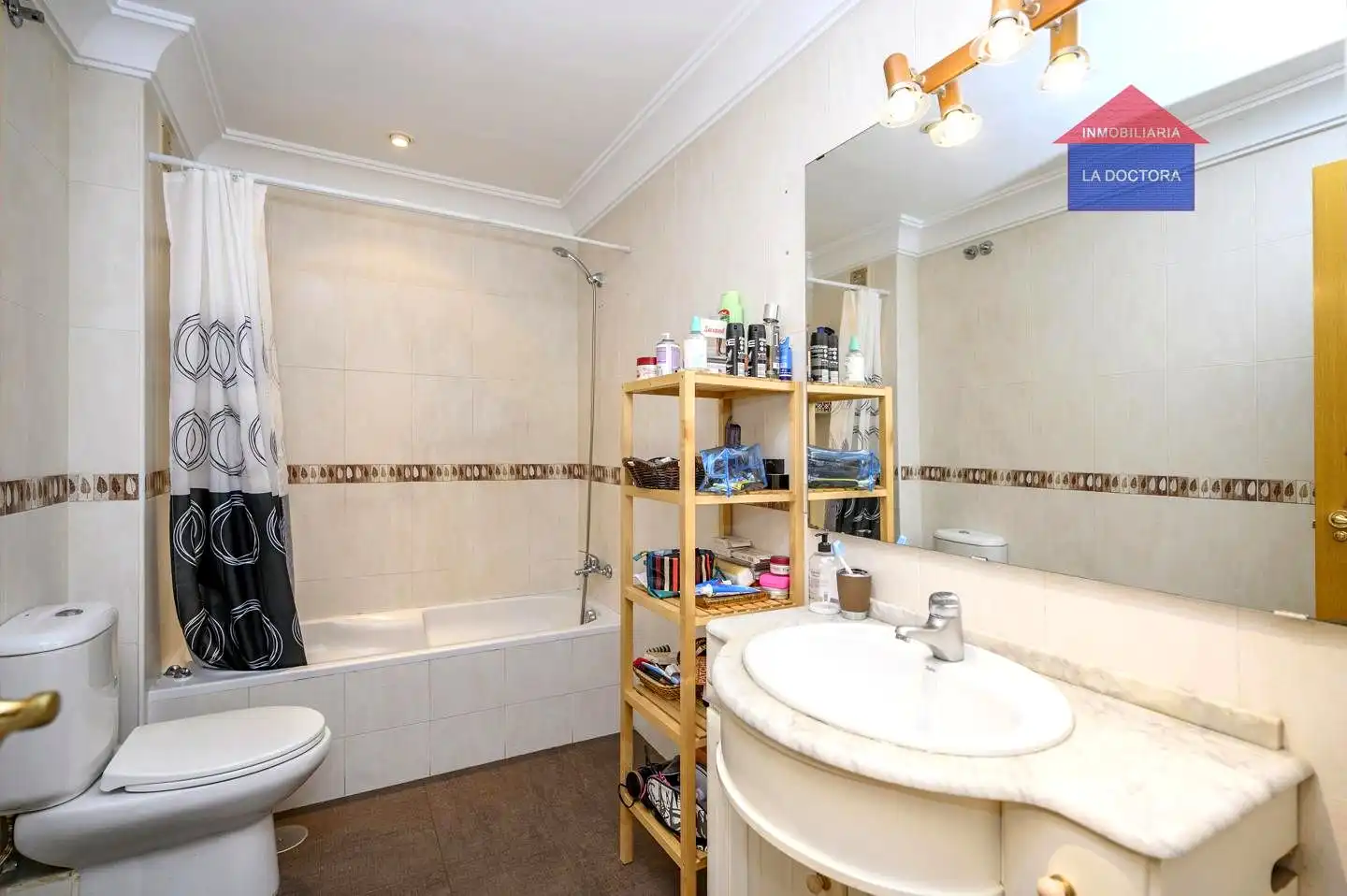 Baño de Piso en venta en Navalcarnero con Calefacción, Terraza y Trastero